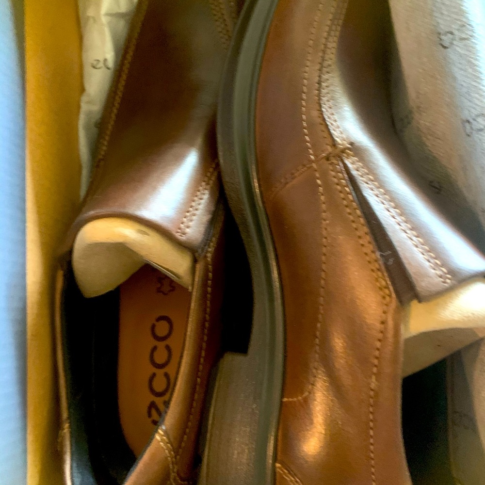Ecco brand. Men’s shoe. Helsinki style brown 6 1/2